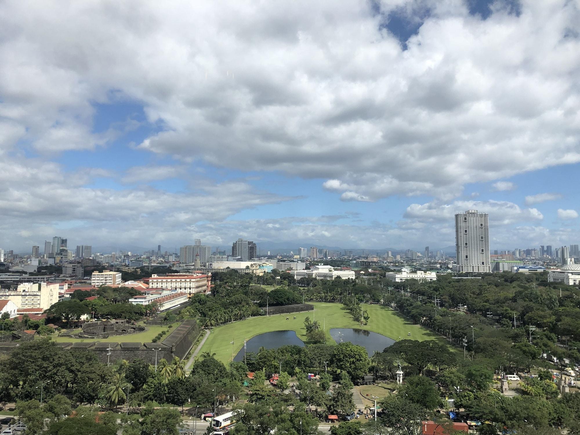 The Manila Hotel Exterior photo